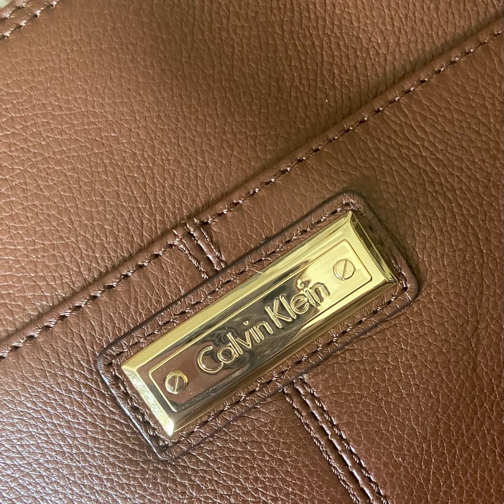 CALVIN KLEIN Shoulder Bag w/Dust Bag - Picture 5 of 10